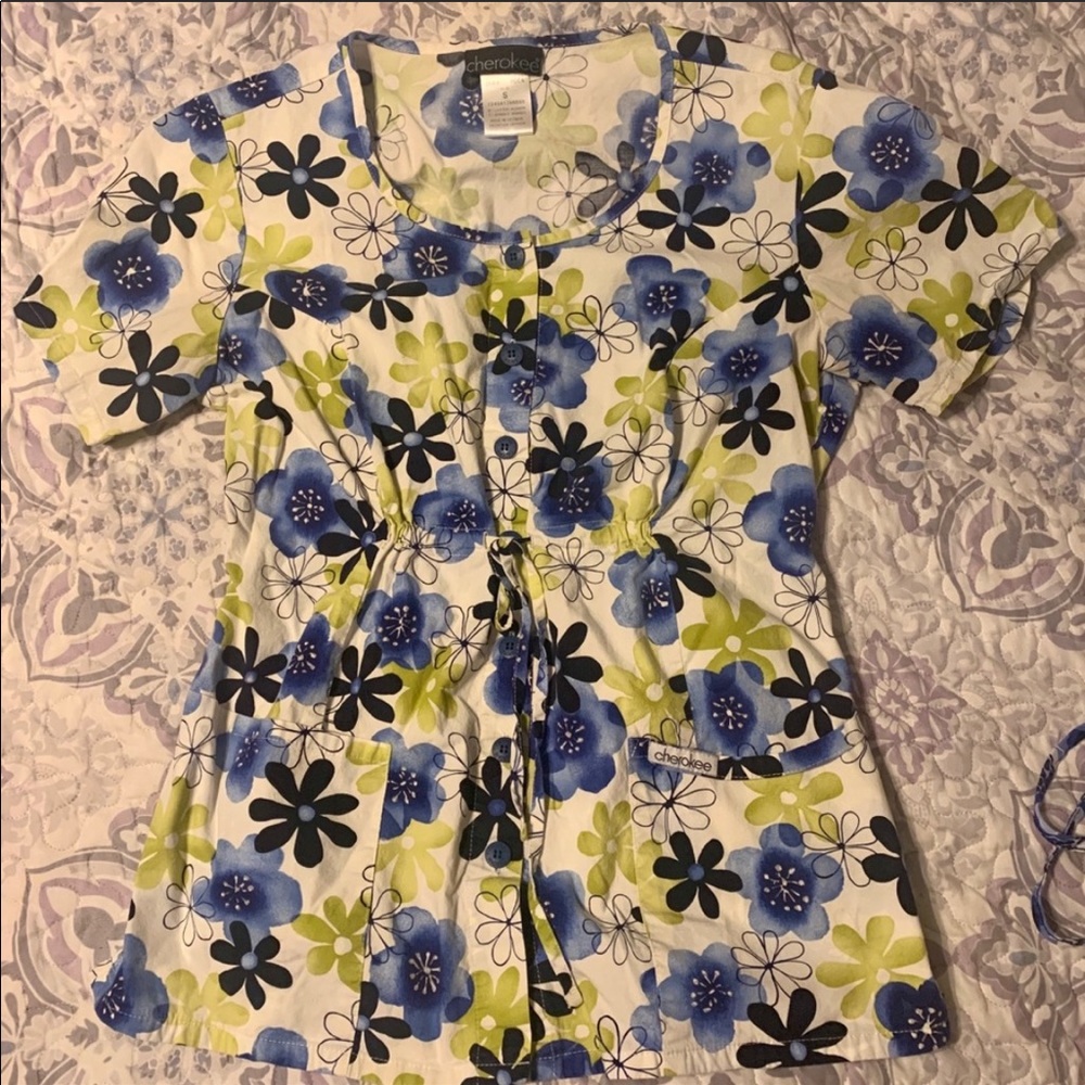 Cherokee small top